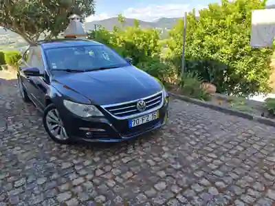 Volkswagen Passat CC 2008 - 10000 EUR, 263000 km - AUTO.MOTO.pt - 263000km - foto 11 de 13