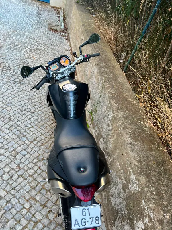 KTM Duke 990 2005 - 4000 EUR, 44500 km - AUTO.MOTO.pt - 44500km - foto 5 de 5