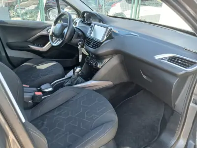 Peugeot 2008 2015 - 8450 EUR, 67397 km - AUTO.MOTO.pt - 67397km - foto 22 de 26