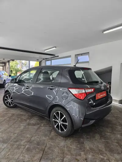 Toyota Yaris 2019 - 13650 EUR, 135421 km - AUTO.MOTO.pt - 135421km - foto 11 de 37