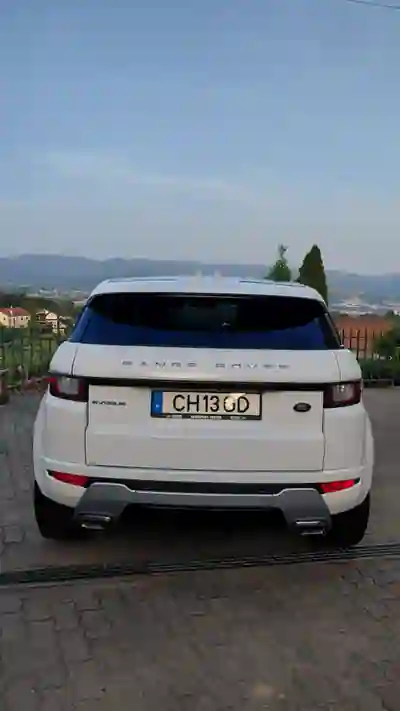 Land Rover Range Rover Evoque 2017 - 22000 EUR, 118000 km - AUTO.MOTO.pt - 118000km - foto 2 de 7