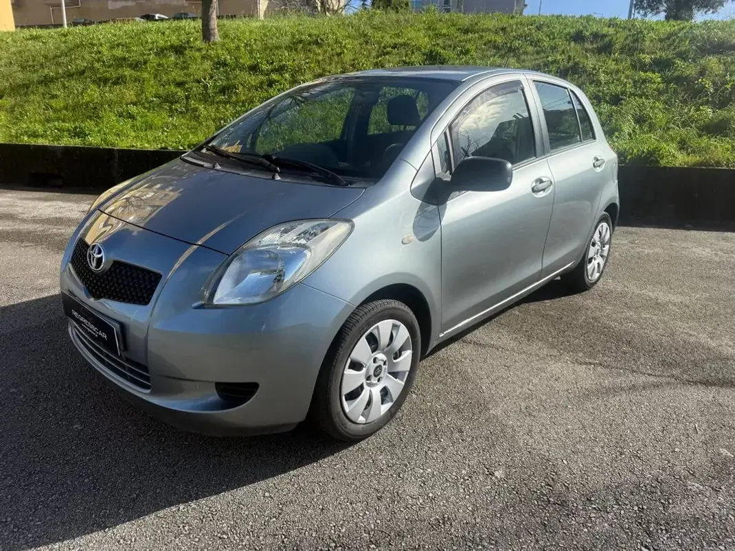 Toyota Yaris 2006 - 5650 EUR, 162000 km - AUTO.MOTO.pt - 162000km - foto 1 de 23