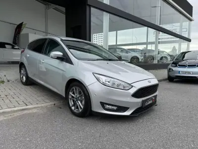 Ford Focus 2018 - 13850 EUR, 68388 km - AUTO.MOTO.pt - 68388km - foto 10 de 29
