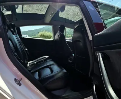 Tesla Model 3 2020 - 25500 EUR, 99000 km - AUTO.MOTO.pt - 99000km - foto 8 de 25
