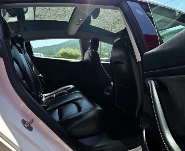 Tesla Model 3 2020 - 25500 EUR, 99000 km - AUTO.MOTO.pt - 99000km - foto 8 de 25