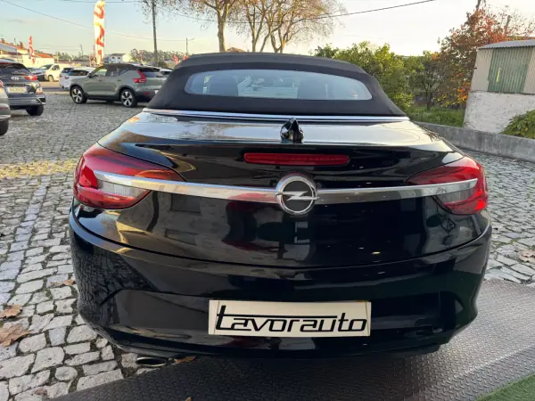 Opel Cascada 2018 - 16900 EUR, 128000 km - AUTO.MOTO.pt - 128000km - foto 8 de 43