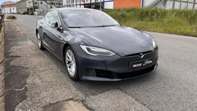 Tesla Model S 2017 - 21500 EUR, 155000 km - AUTO.MOTO.pt - 155000km - foto 2 de 17