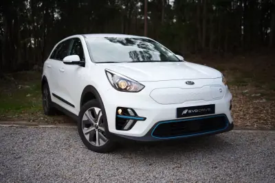 Kia e-Niro 2020 - 20990 EUR, 28500 km - foto 6 de 25
