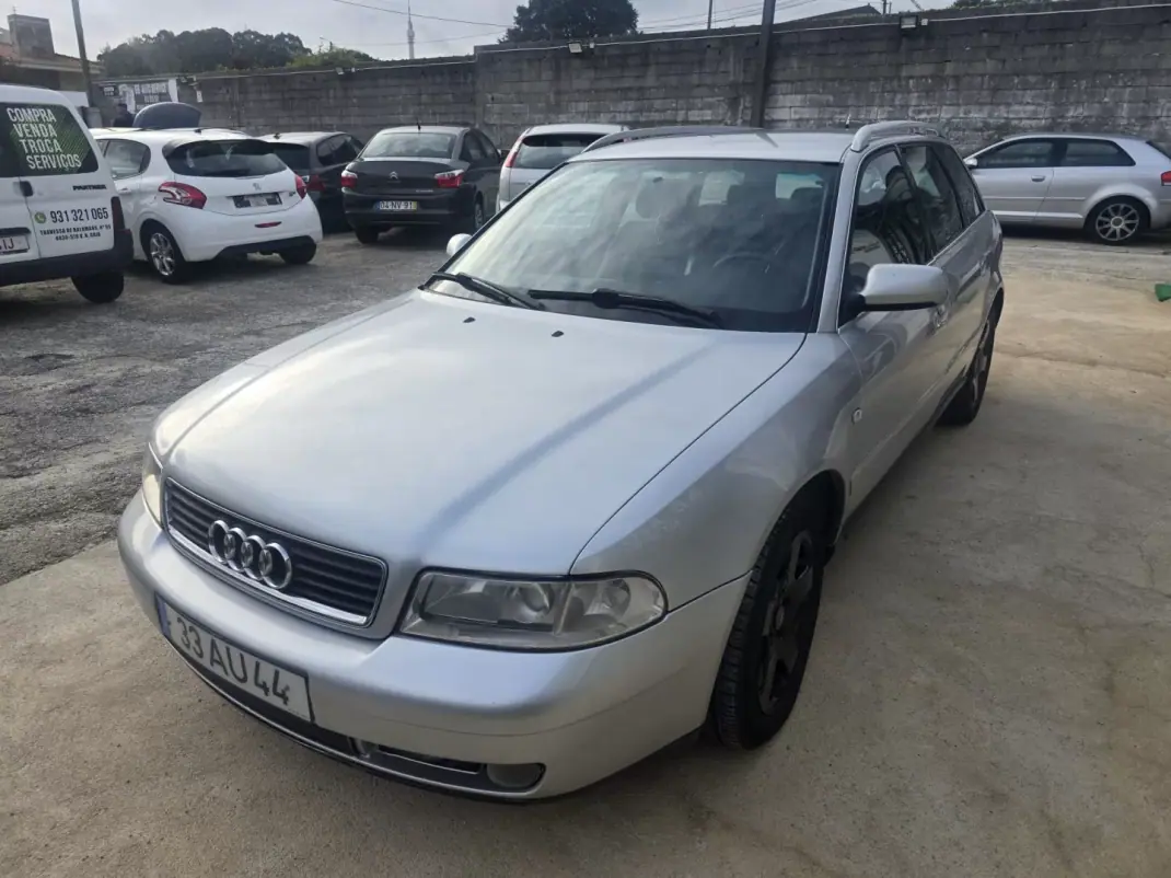 Audi A4 Avant 2001 - 2250 EUR, 372500 km - 372500km - foto 15 de 17