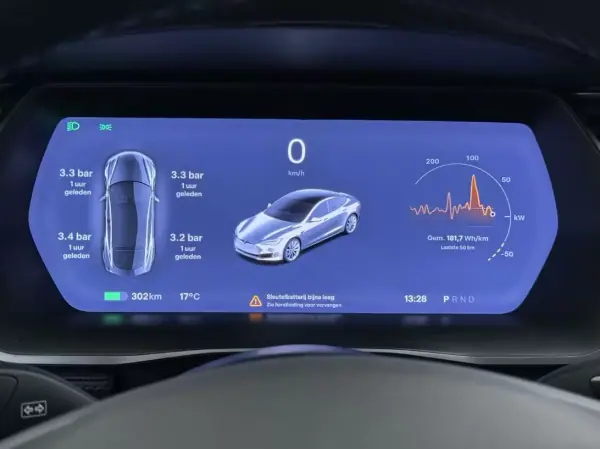 Tesla Model S 2018 - 25900 EUR, 240392 km - AUTO.MOTO.pt - 240392km - foto 16 de 37