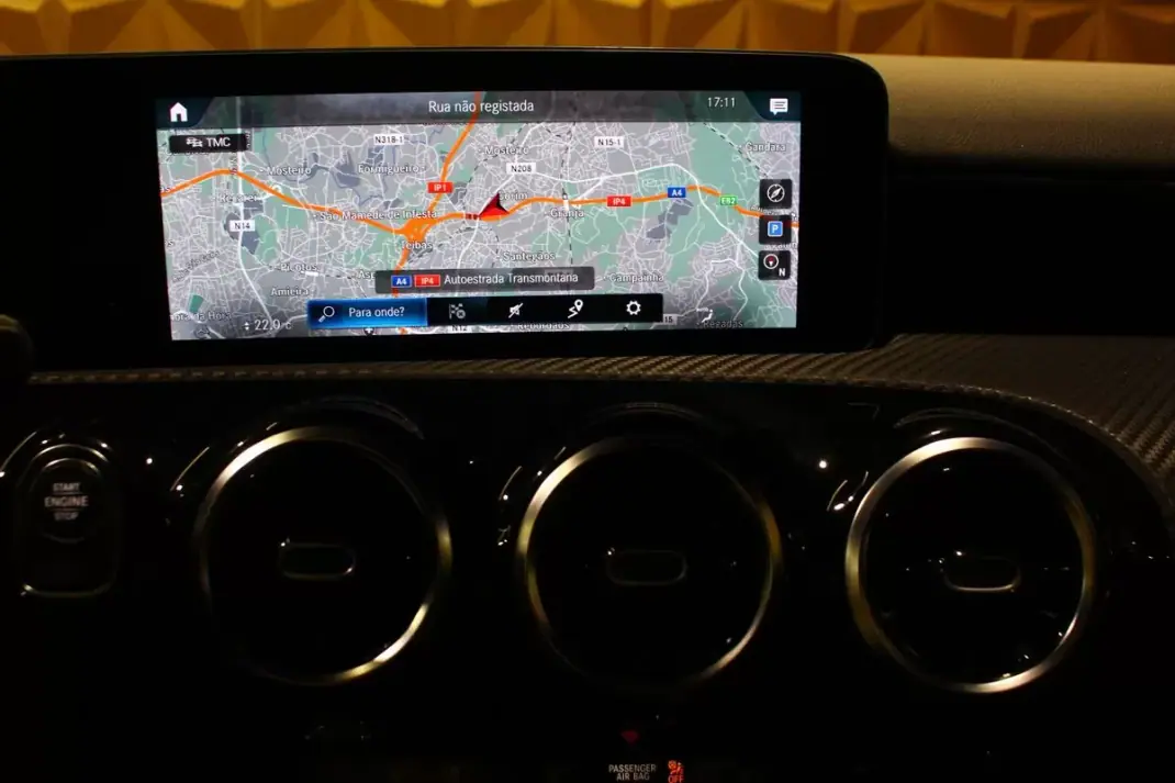 Mercedes-Benz A 250 2020 - 23890 EUR, 109000 km - AUTO.MOTO.pt - 109000km - foto 21 de 29