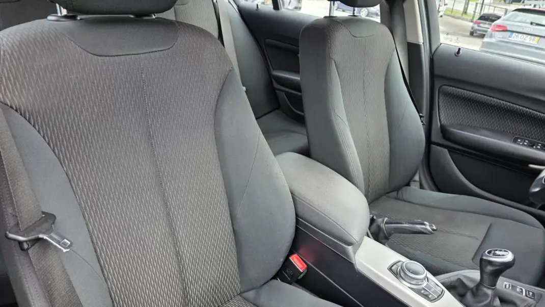 BMW 116 2019 - 17390 EUR, 105000 km - AUTO.MOTO.pt - 105000km - foto 16 de 20