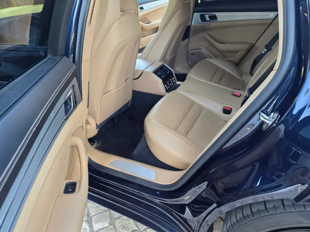 Porsche Panamera Sport Turismo 2018 - 64990 EUR, 99000 km - 99000km - foto 9 de 12