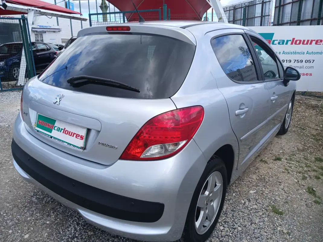 Peugeot 207 2012 - 5250 EUR, 180948 km - AUTO.MOTO.pt - 180948km - foto 10 de 28