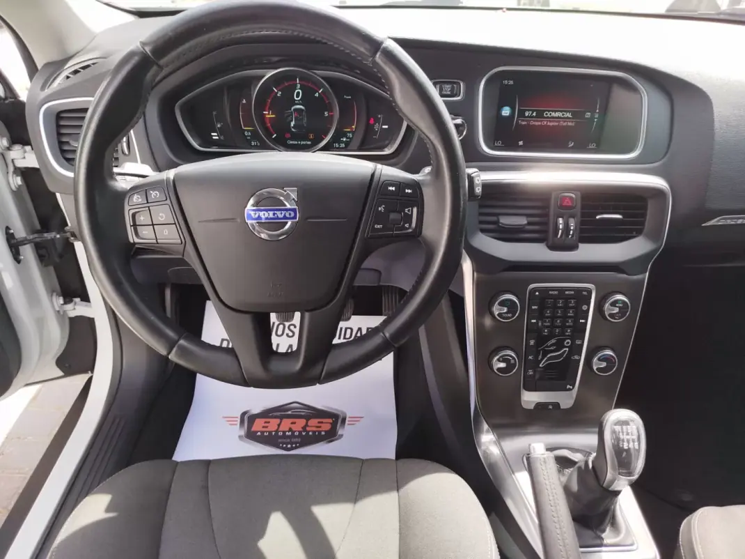 Volvo V40 Cross Country 2014 - 13950 EUR, 143620 km - AUTO.MOTO.pt - 143620km - foto 4 de 19