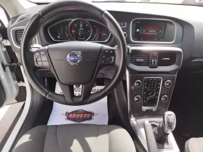 Volvo V40 Cross Country 2014 - 13950 EUR, 143620 km - AUTO.MOTO.pt - 143620km - foto 4 de 19