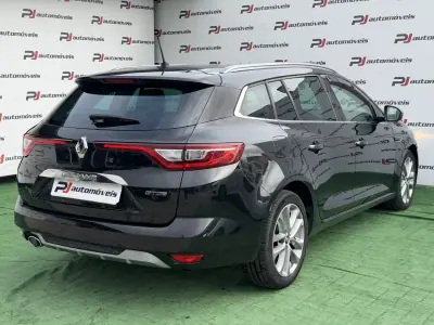 Renault Mégane 2019 - 15990 EUR, 122827 km - AUTO.MOTO.pt - 122827km - foto 6 de 21
