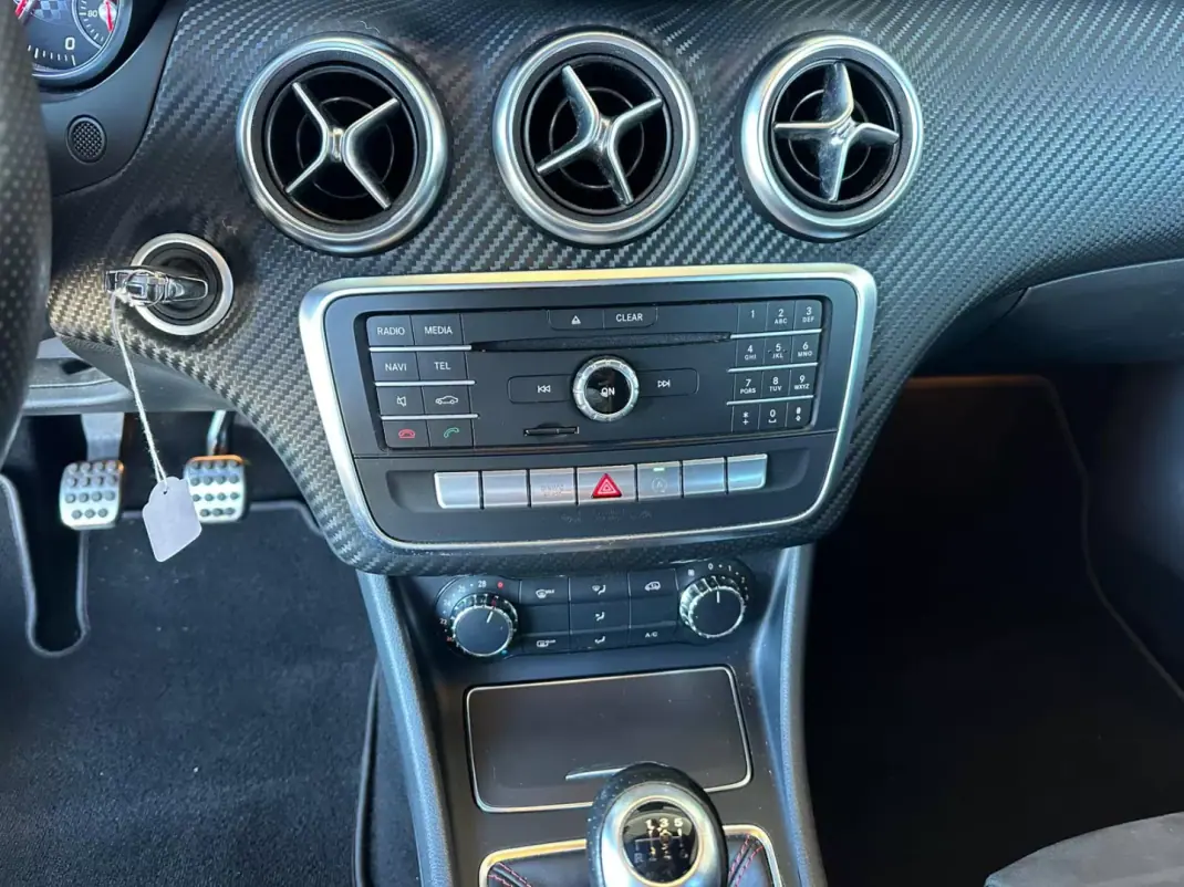 Mercedes-Benz A 180 2017 - 19900 EUR, 108222 km - AUTO.MOTO.pt - 108222km - foto 23 de 32