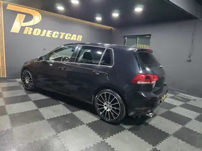 Volkswagen Golf 2013 - 14500 EUR, 180000 km - AUTO.MOTO.pt - 180000km - foto 14 de 18