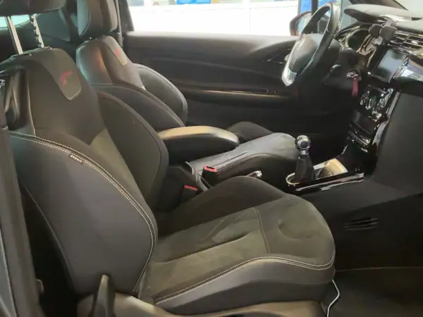 Citroën DS3 2016 - 7990 EUR, 135000 km - AUTO.MOTO.pt - 135000km - foto 7 de 14