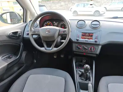 SEAT Ibiza 2016 - 10900 EUR, 80000 km - AUTO.MOTO.pt - 80000km - foto 24 de 29