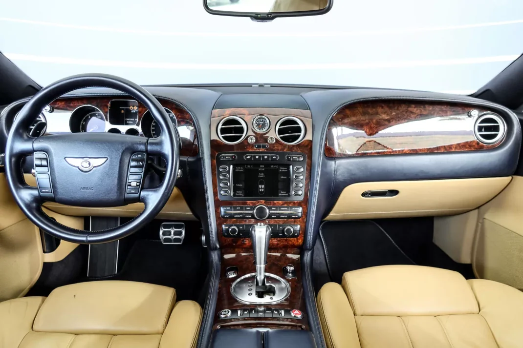 Bentley Continental 2004 - 57500 EUR, 115917 km - AUTO.MOTO.pt - 115917km - foto 6 de 17