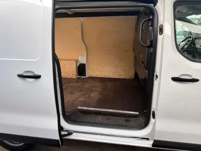 Citroën Jumpy 2019 - 17990 EUR, 126251 km - AUTO.MOTO.pt - 126251km - foto 12 de 14