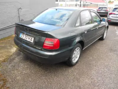 Audi A4 1996 - 3500 EUR, 206542 km - AUTO.MOTO.pt - 206542km - foto 5 de 11