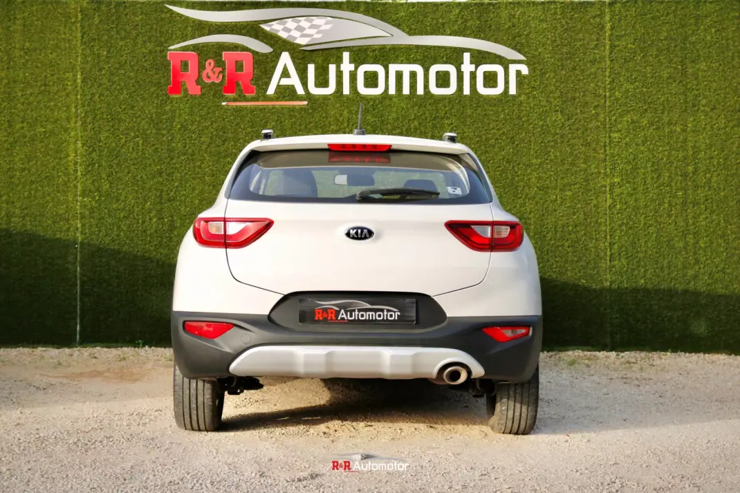 Kia Stonic 2021 - 13990 EUR, 128000 km - AUTO.MOTO.pt - 128000km - foto 7 de 29