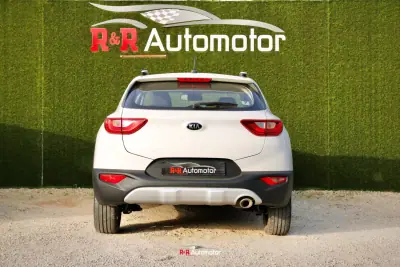 Kia Stonic 2021 - 13990 EUR, 128000 km - AUTO.MOTO.pt - 128000km - foto 7 de 29