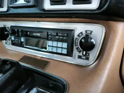 Jaguar XJ6 1976 - 24950 EUR, 47777 km - AUTO.MOTO.pt - 47777km - foto 35 de 60