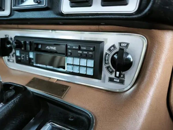 Jaguar XJ6 1976 - 24950 EUR, 47777 km - AUTO.MOTO.pt - 47777km - foto 35 de 60