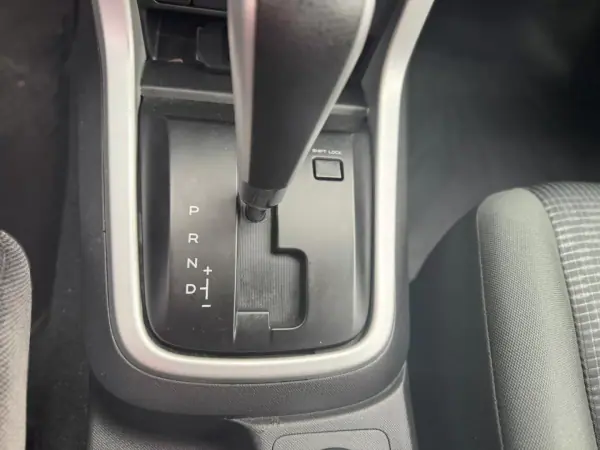 Isuzu 2019 - 21900 EUR, 171159 km - AUTO.MOTO.pt - 171159km - foto 6 de 12