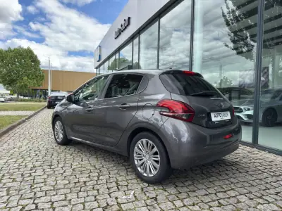 Peugeot 208 2019 - 12450 EUR, 54869 km - AUTO.MOTO.pt - 54869km - foto 3 de 12