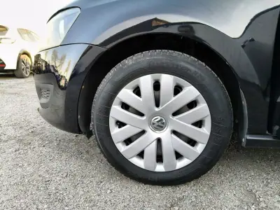 Volkswagen Polo 2011 - 7490 EUR, 120850 km - AUTO.MOTO.pt - 120850km - foto 20 de 21