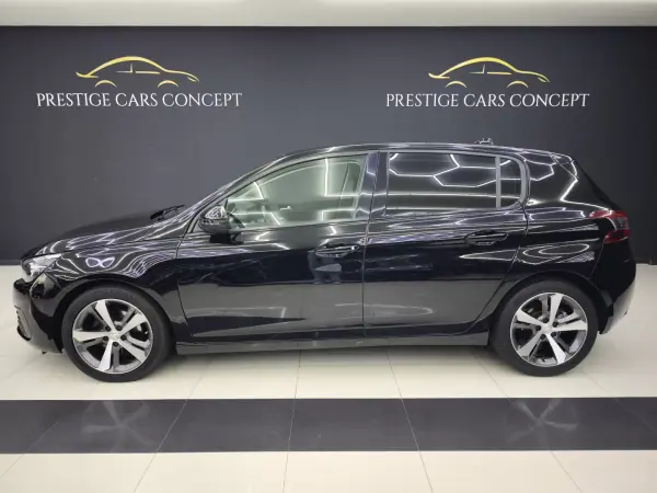 Peugeot 308 2017 - 13950 EUR, 183610 km - AUTO.MOTO.pt - 183610km - foto 6 de 45