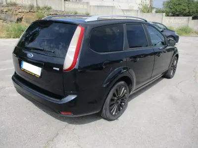 Ford Focus SW 2010 - 5900 EUR, 188000 km - AUTO.MOTO.pt - 188000km - foto 8 de 12