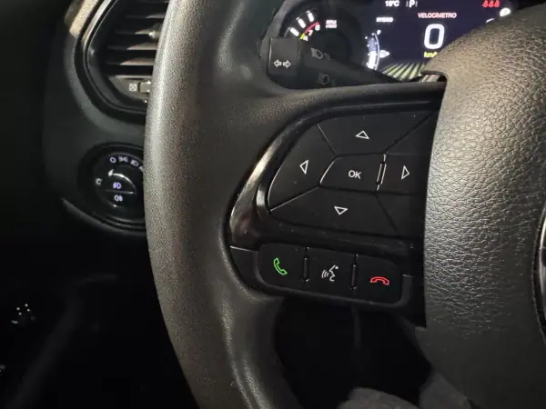 Jeep Renegade 2022 - 20490 EUR, 84266 km - AUTO.MOTO.pt - 84266km - foto 12 de 18