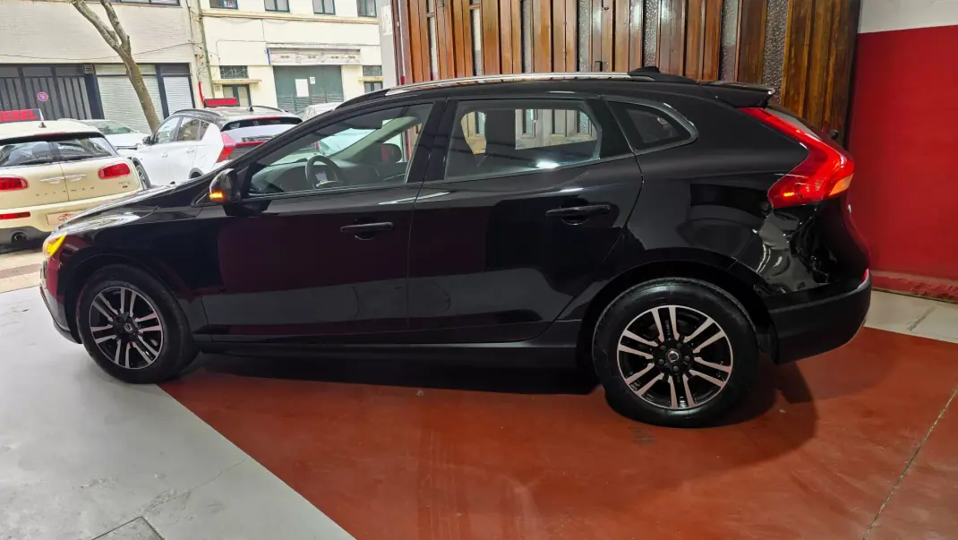 Volvo V40 Cross Country 2017 - 13990 EUR, 169554 km - 169554km - foto 12 de 61