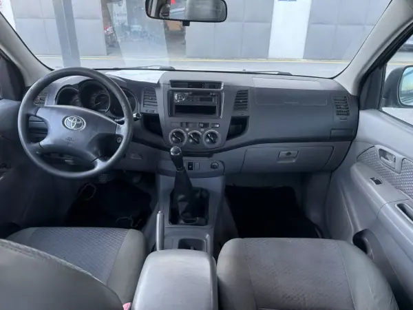 Toyota 2005 - 12500 EUR, 500000 km - AUTO.MOTO.pt - 500000km - foto 6 de 7