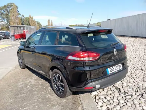 Renault Clio Sport Tourer 2019 - 9999 EUR, 186806 km - AUTO.MOTO.pt - 186806km - foto 9 de 29