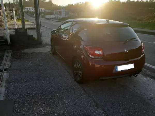Citroën DS3 2010 - 8900 EUR, 175200 km - AUTO.MOTO.pt - 175200km - foto 8 de 47