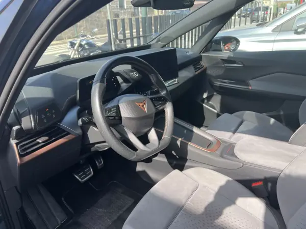 Cupra Born 2021 - 23990 EUR, 120500 km - AUTO.MOTO.pt - 120500km - foto 5 de 18