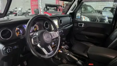 Jeep Gladiator 2021 - 62900 EUR, 117383 km - 117383km - foto 35 de 53