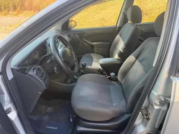 Ford Focus 2004 - 2750 EUR, 155000 km - AUTO.MOTO.pt - 155000km - foto 23 de 24