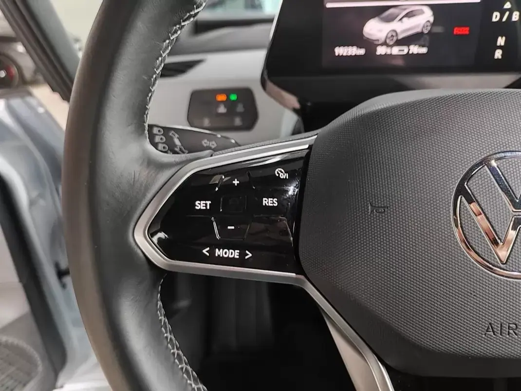 Volkswagen ID.3 2023 - 25950 EUR, 19300 km - AUTO.MOTO.pt - 19300km - foto 26 de 35