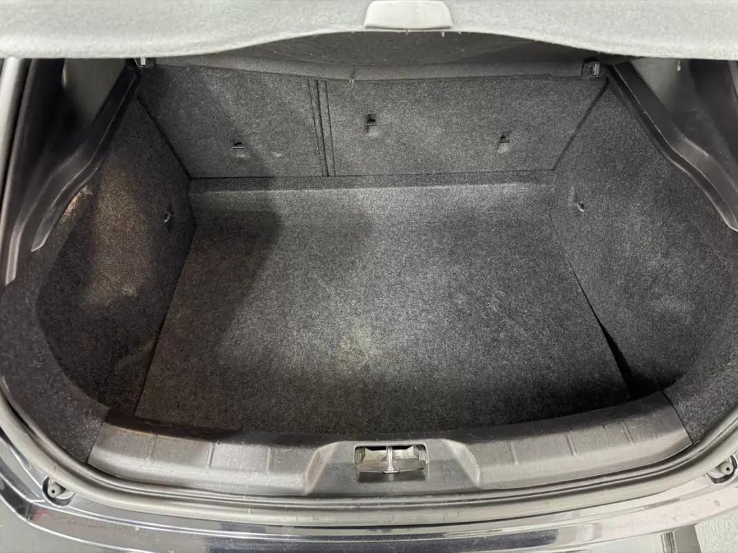 Volvo V40 2015 - 10990 EUR, 187405 km - AUTO.MOTO.pt - 187405km - foto 17 de 18