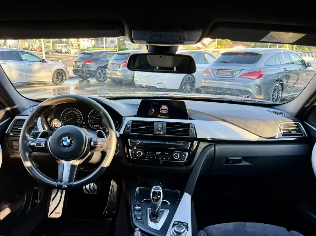 BMW 320 2017 - 21999 EUR, 180000 km - AUTO.MOTO.pt - 180000km - foto 7 de 25