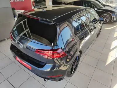 Volkswagen Golf 2018 - 26750 EUR, 99000 km - AUTO.MOTO.pt - 99000km - foto 12 de 39