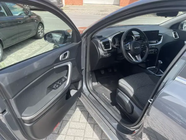 Kia XCeed 2025 - 19900 EUR, 24000 km - AUTO.MOTO.pt - 24000km - foto 7 de 16